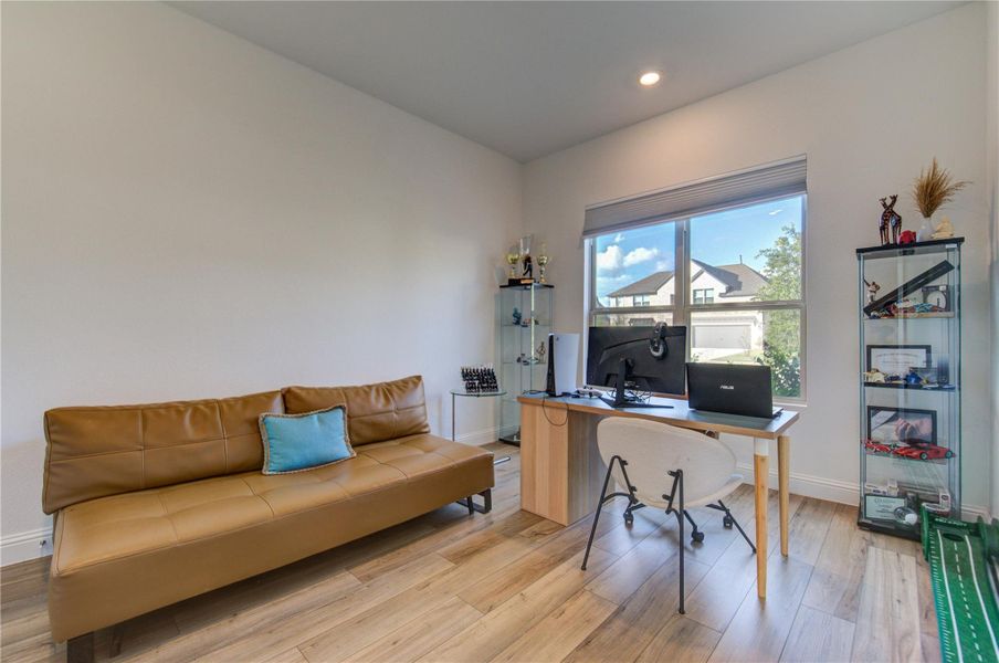Furnished interior view inside a new home in Jordan Ranch: Vista Collection, Fulshear (Image 34).