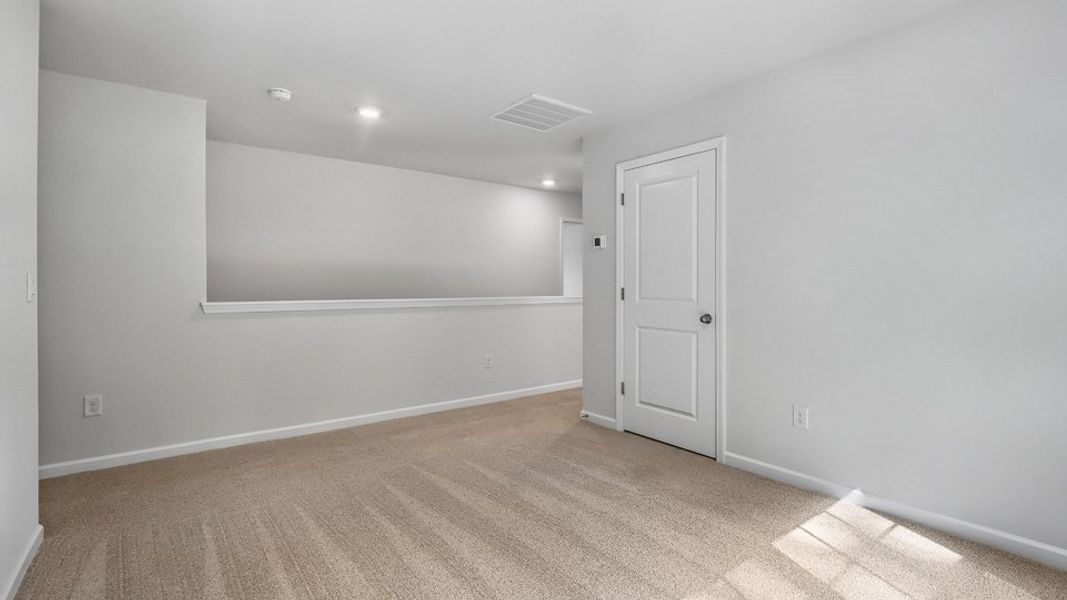 Spacious, unfurnished interior of a new home in The Landing at Summerhaven, Mebane (Image 26).