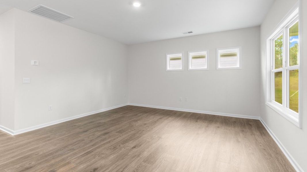 Spacious, unfurnished interior of a new home in The Villas at Martin Farms, Aberdeen (Image 26).