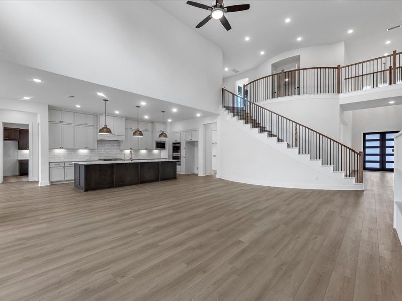 Spacious, unfurnished interior of a new home in Sienna 80′, Missouri City (Image 10).