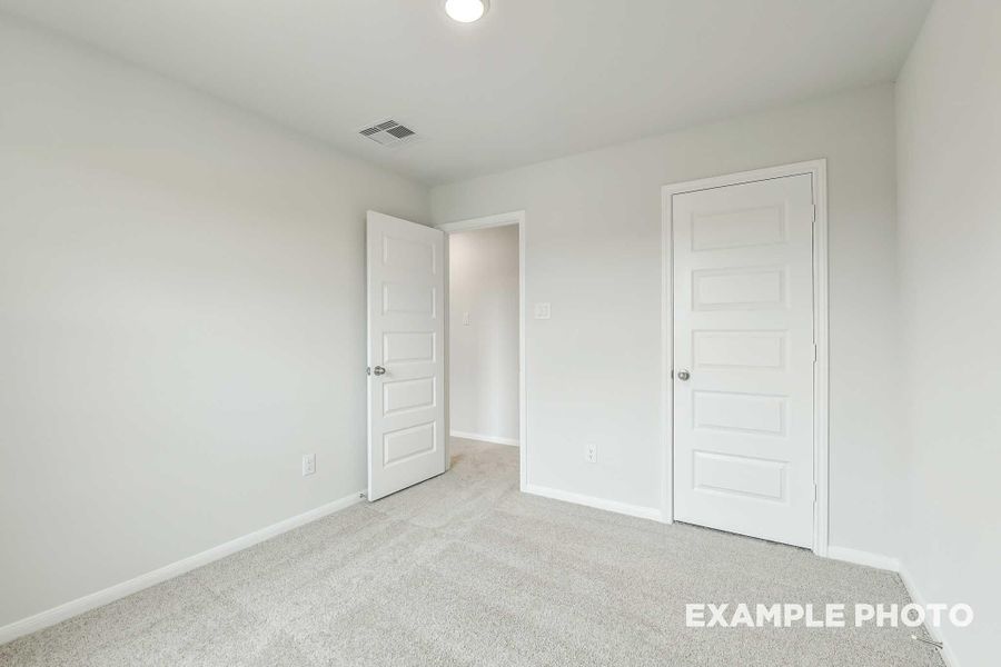 Spacious, unfurnished interior of a new home in Caney Creek Place, Conroe (Image 30).