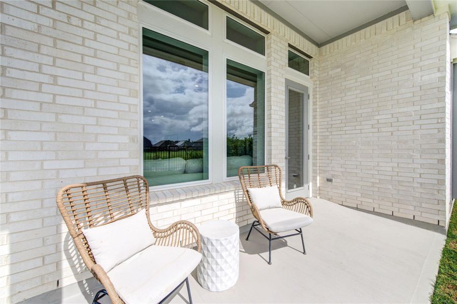 Exterior details and patio area of a home in Jordan Ranch, Katy (Image 4).