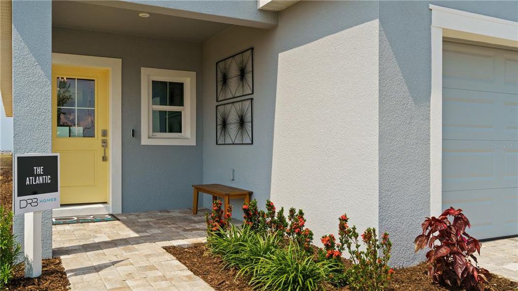 Exterior details and patio area of a home in Hamilton Bluff, Haines City (Image 3).