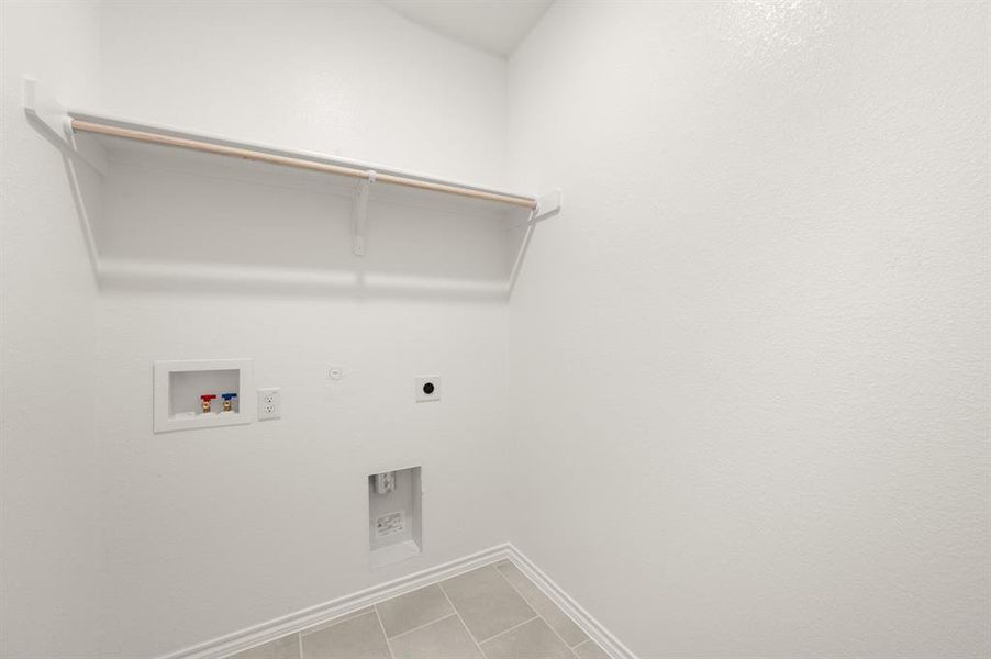 DFW-Meadow Park-Concept 1790-7417 Lavender Lane- Laundry Room- -Risewell Homes-1