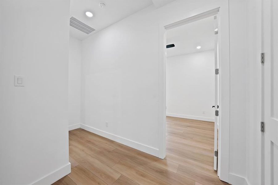 Spacious, unfurnished interior of a new home in , Ovilla (Image 31).