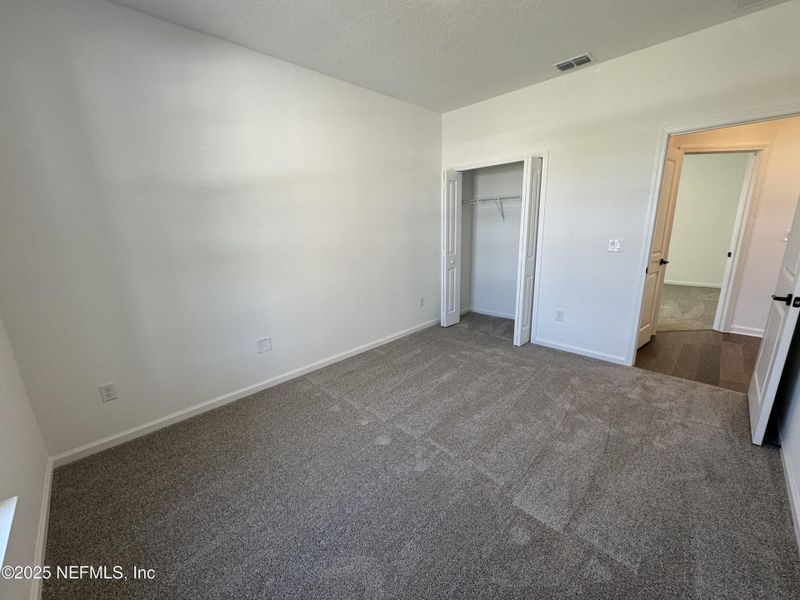 Spacious, unfurnished interior of a new home in , Green Cove Springs (Image 27).