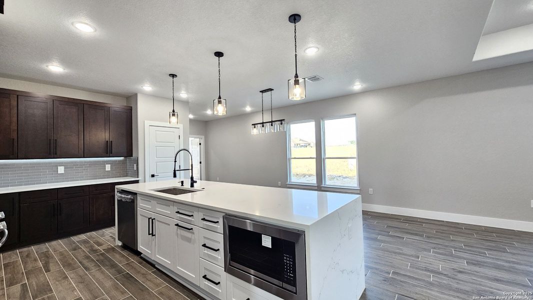 Furnished interior view inside a new home in , La Vernia (Image 14).