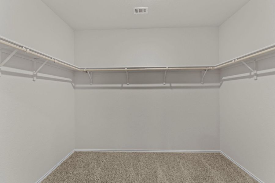 Spacious, unfurnished interior of a new home in Bollinger, Maxwell (Image 24).