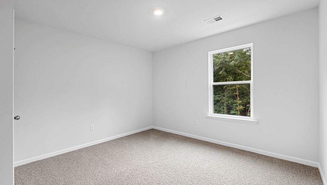 Spacious, unfurnished interior of a new home in Woodglen, Piedmont (Image 23).