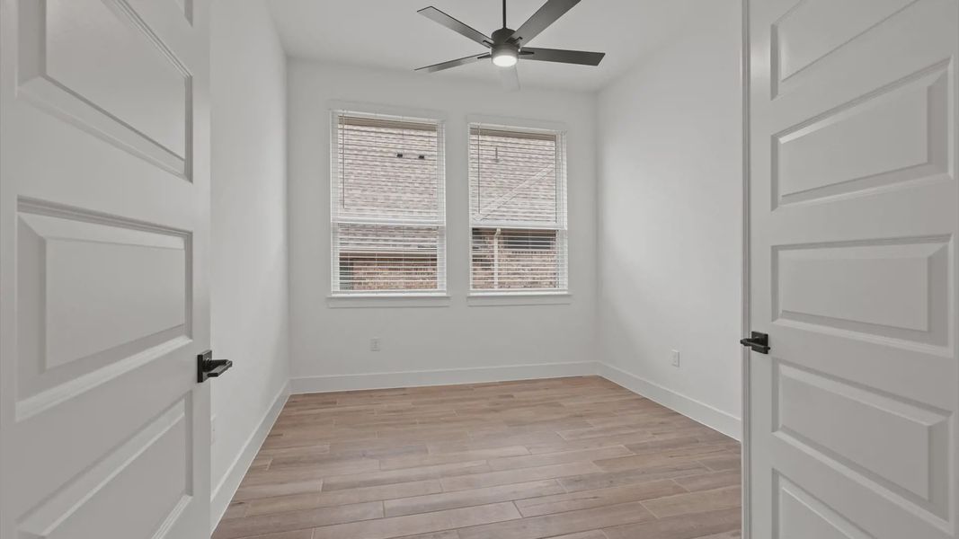 Spacious, unfurnished interior of a new home in 6 Creeks, Kyle (Image 13).