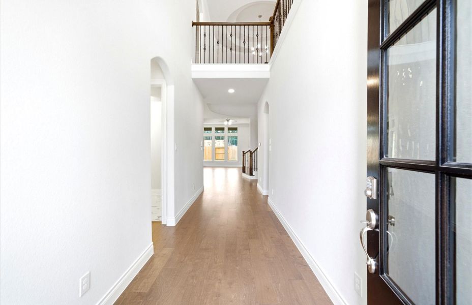 Spacious, unfurnished interior of a new home in The Highlands 55′, Porter (Image 34).