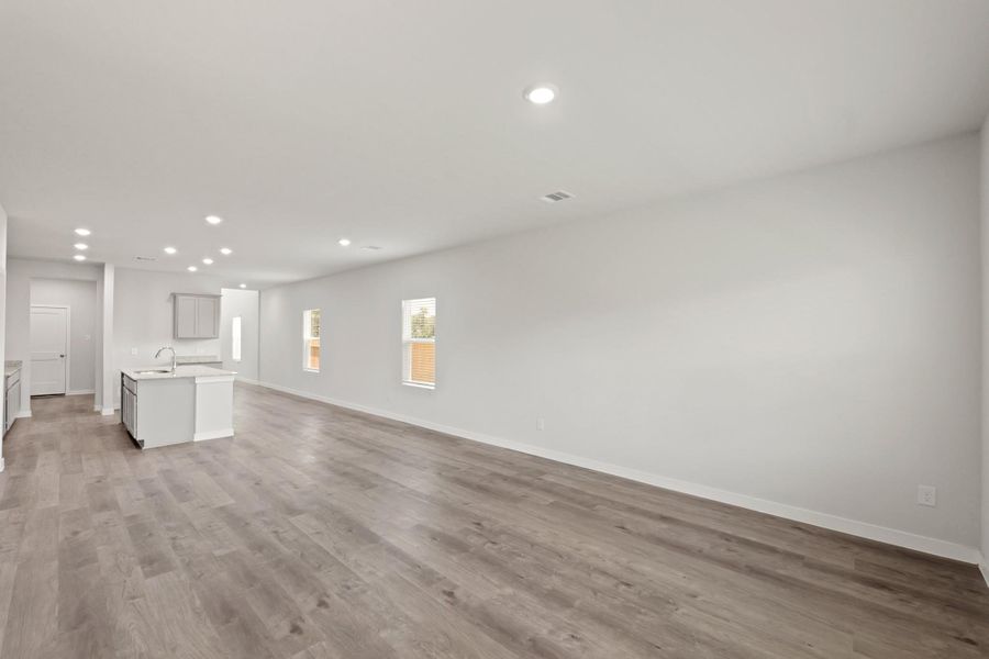 Spacious, unfurnished interior of a new home in Sherwood Glen, Conroe (Image 18). Spacious, unfurnished interior of a new home in Sherwood Glen, Conroe (Image 18).