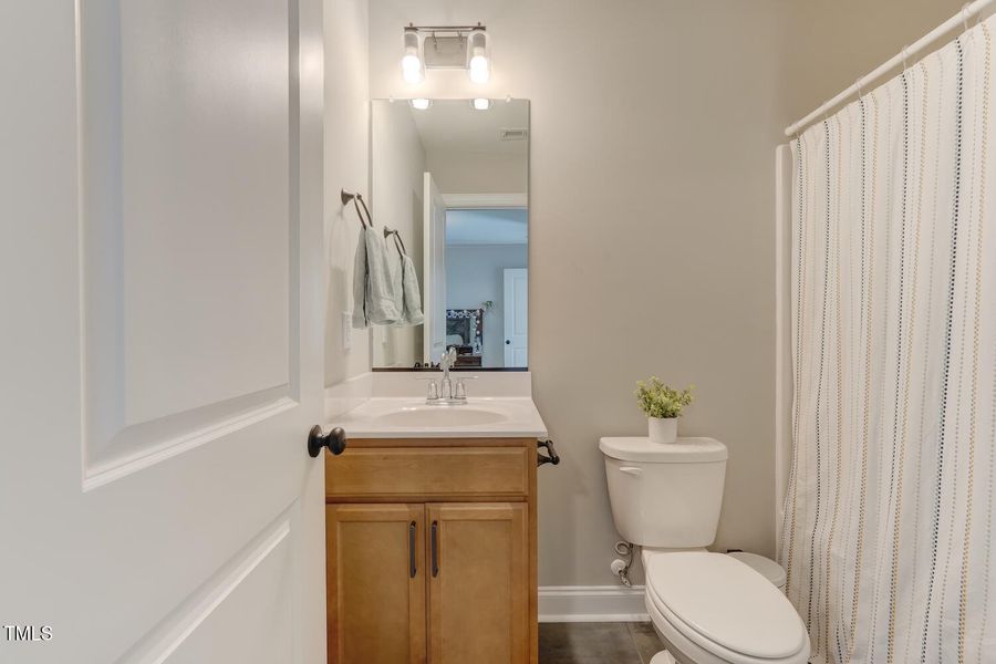 2467 Cherry Grove Rd-large-018-021-Bathr