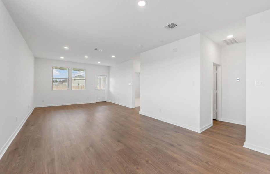 Spacious, unfurnished interior of a new home in Sonterra, Jarrell (Image 17). Spacious, unfurnished interior of a new home in Sonterra, Jarrell (Image 17).