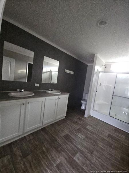 Primary Bathroom/Dual Vanities