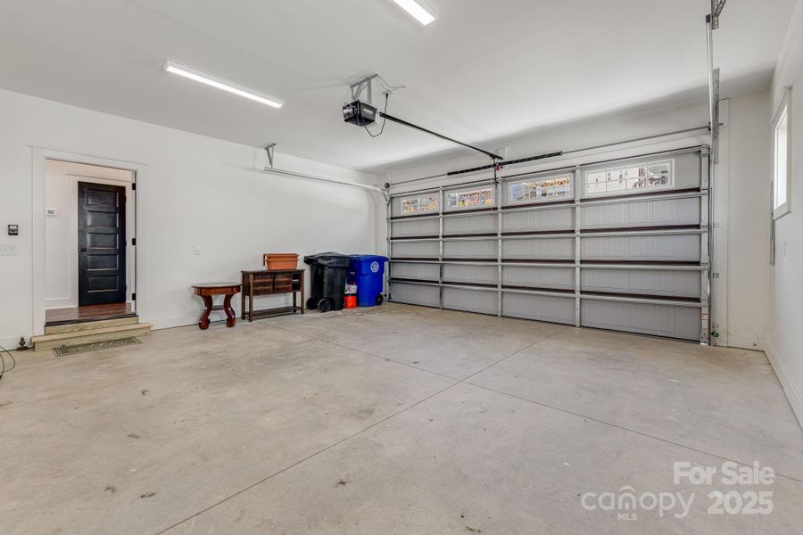 Image 43 of a home in .