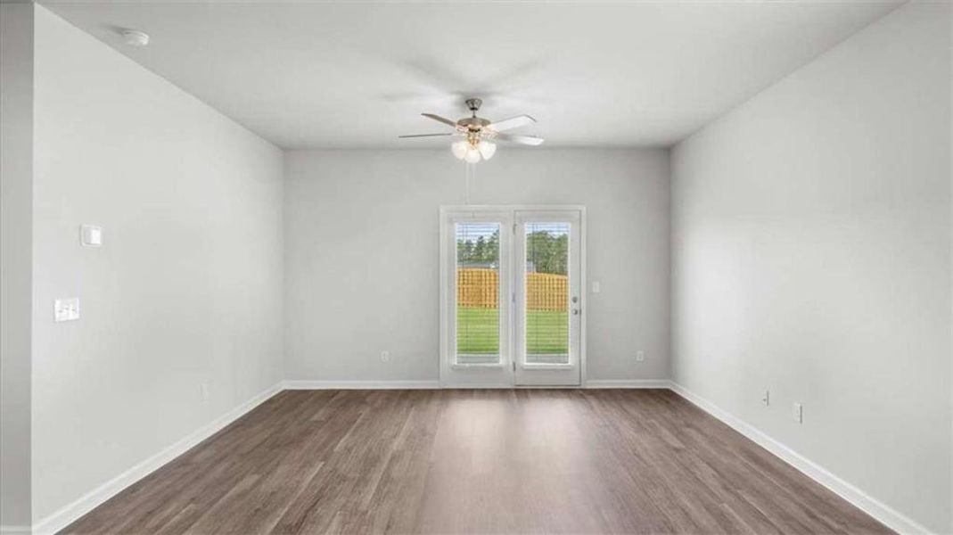 Spacious, unfurnished interior of a new home in Shoal Creek, Hampton (Image 4).