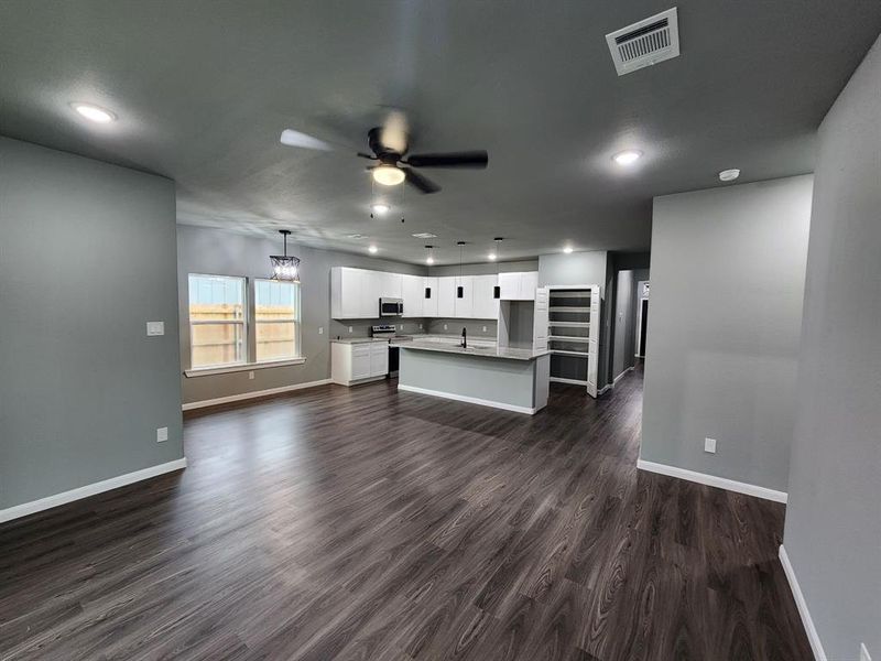 Spacious, unfurnished interior of a new home in , Fort Worth (Image 11).