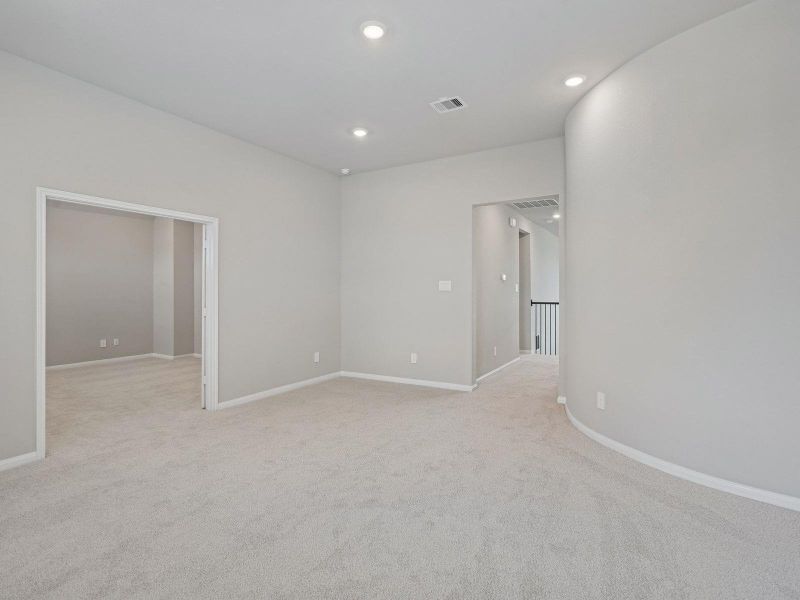 Spacious, unfurnished interior of a new home in Massey Oaks - Estate Series, Pearland (Image 42).