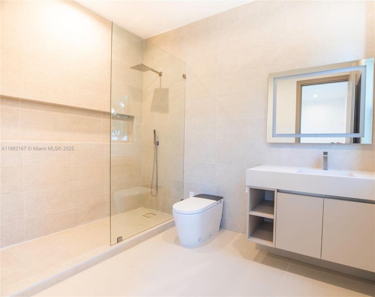 Furnished interior view inside a new home in , Fort Lauderdale (Image 11).