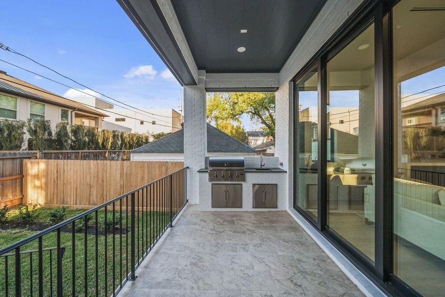 Covered Back Patio Grill and Sink