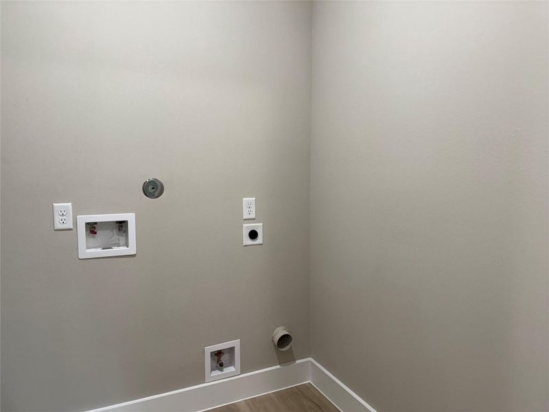 Spacious, unfurnished interior of a new home in , Spring (Image 19).