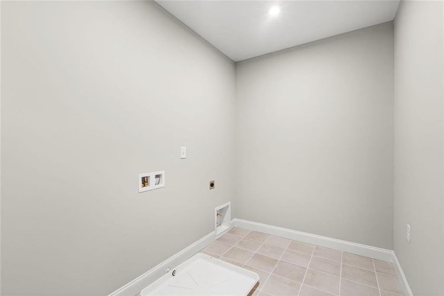 Spacious, unfurnished interior of a new home in Twin Lakes, Hoschton (Image 16). Spacious, unfurnished interior of a new home in Twin Lakes, Hoschton (Image 16).