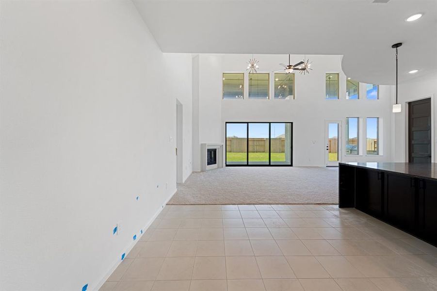 Spacious, unfurnished interior of a new home in Valencia 60', Manvel (Image 16).