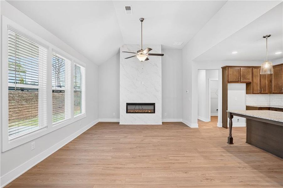 Spacious, unfurnished interior of a new home in The Fairways at Mirror Lake, Villa Rica (Image 21).