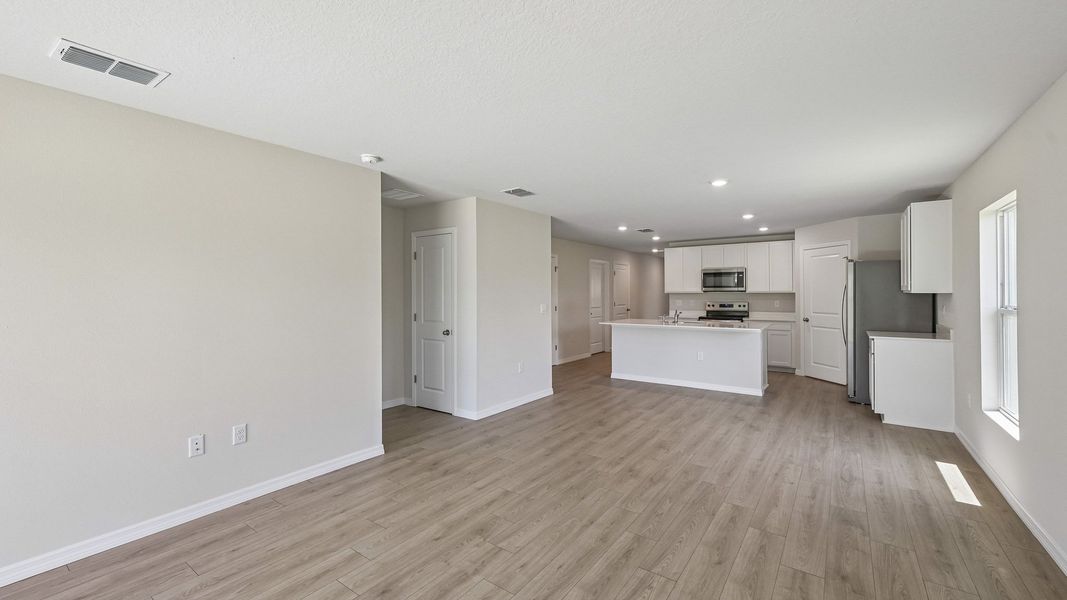 Spacious, unfurnished interior of a new home in Oakfield Lakes, Parrish (Image 15). Spacious, unfurnished interior of a new home in Oakfield Lakes, Parrish (Image 15).