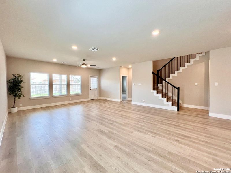 Spacious, unfurnished interior of a new home in Brookstone Creek, San Antonio (Image 22). Spacious, unfurnished interior of a new home in Brookstone Creek, San Antonio (Image 22).