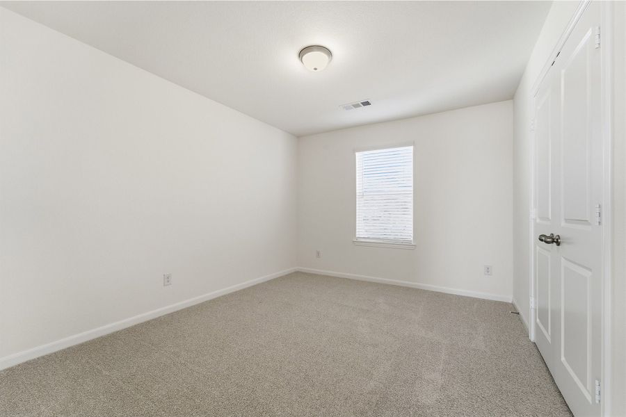 Spacious, unfurnished interior of a new home in La Terra, Celina (Image 23).