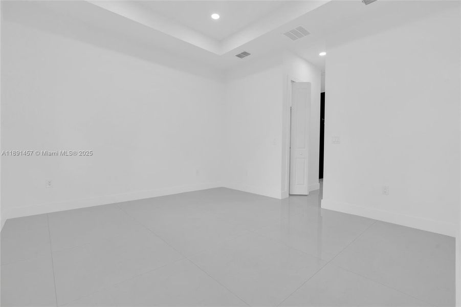 Spacious, unfurnished interior of a new home in , Lehigh Acres (Image 18). Spacious, unfurnished interior of a new home in , Lehigh Acres (Image 18).