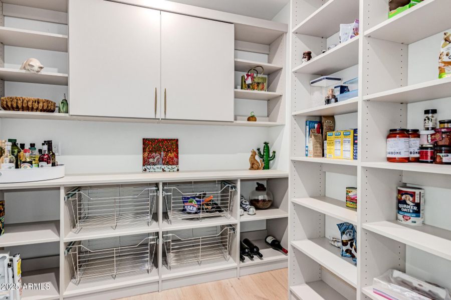 Large pantry Large pantry