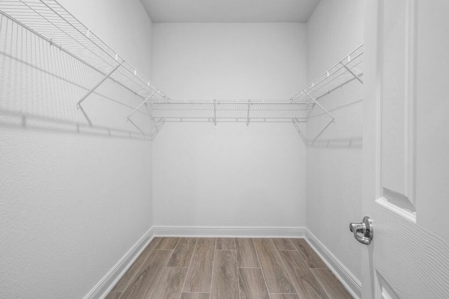 Spacious, unfurnished interior of a new home in Lake Merial, Panama City (Image 27).