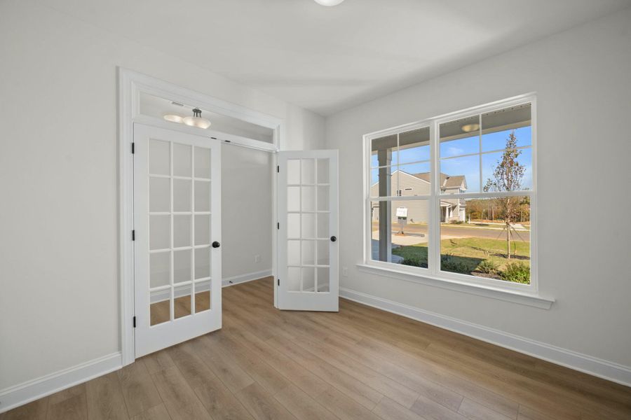 Spacious, unfurnished interior of a new home in Pisgah Park, Kernersville (Image 19).