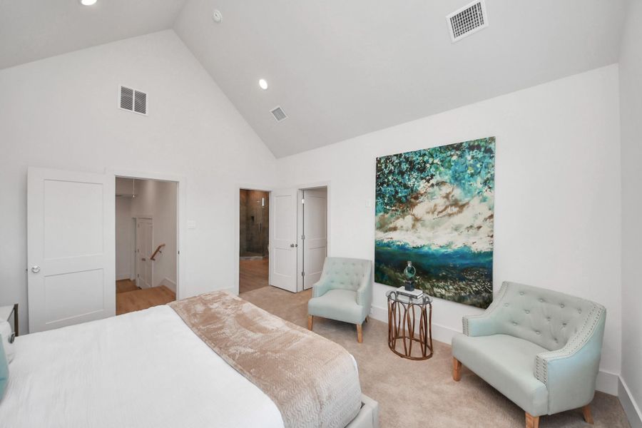 Lots of space to make this room your own. Lots of space to make this room your own.