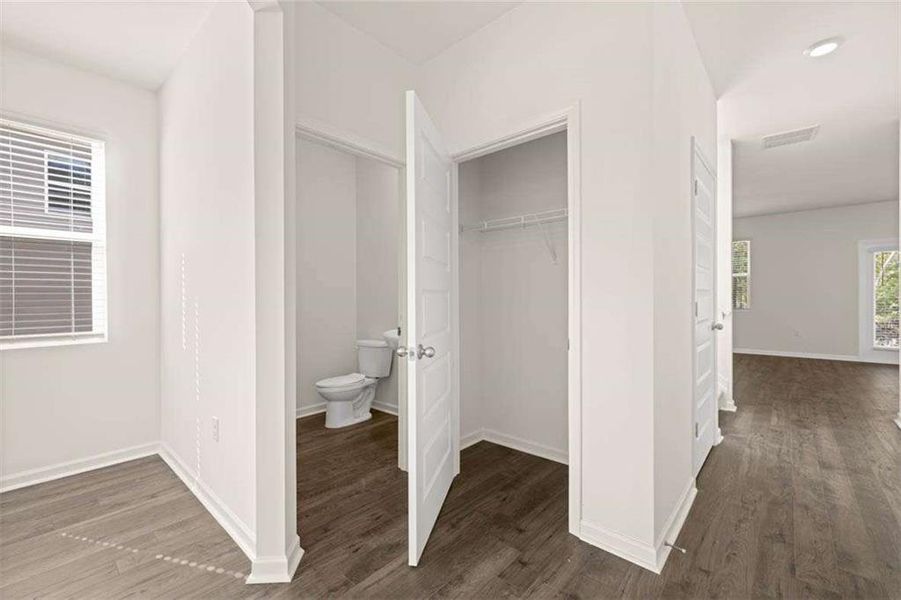 Spacious, unfurnished interior of a new home in Oakchase at Hampton, Hampton (Image 20).