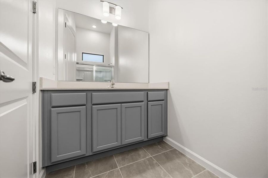 Furnished interior view inside a new home in , Orlando (Image 8).