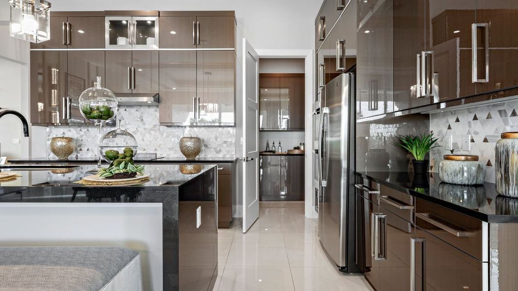 Paige Model | Island Kitchen