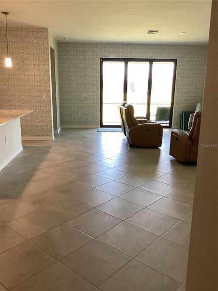 Spacious, unfurnished interior of a new home in , Port Charlotte (Image 14).