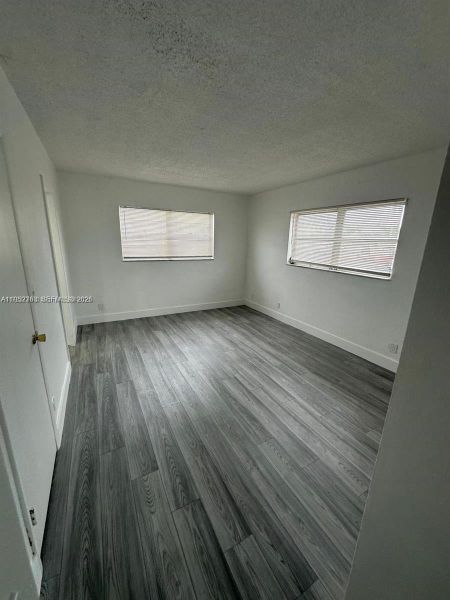 Spacious, unfurnished interior of a new home in , Hallandale Beach (Image 14).