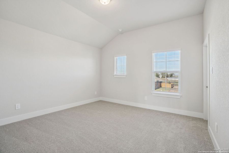 Spacious, unfurnished interior of a new home in Carmel Ranch, Schertz (Image 25).