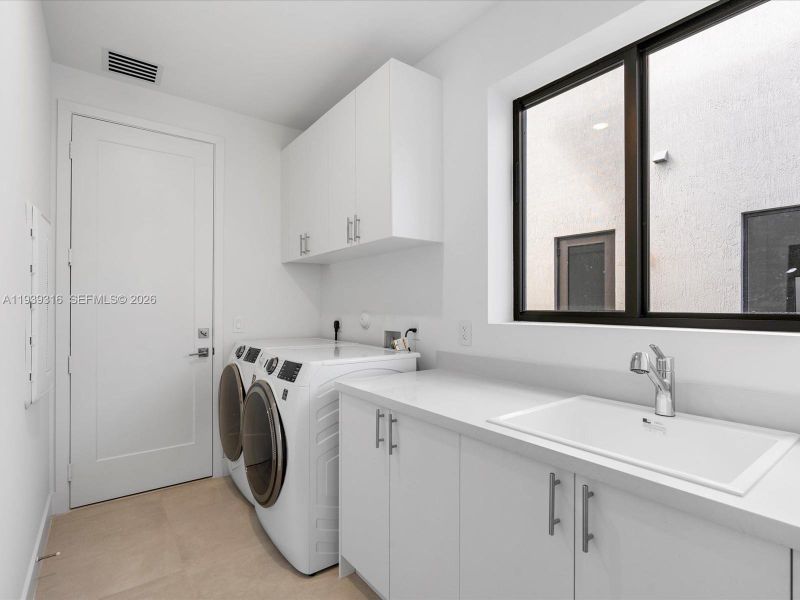 Furnished interior view inside a new home in , Miami (Image 6).