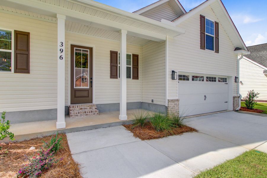 Exterior details and patio area of a home in , Summerville (Image 20).