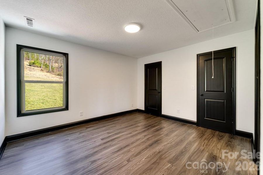 Spacious, unfurnished interior of a new home in , Franklin (Image 20).