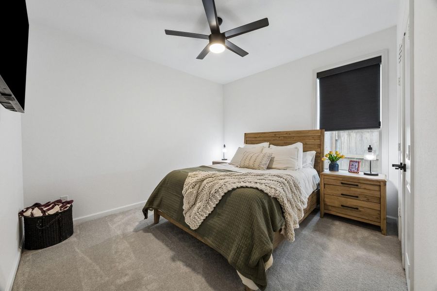 Secondary bedroom. Secondary bedroom.