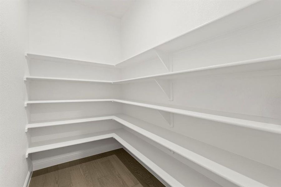 26. 150 Waterview - Pantry