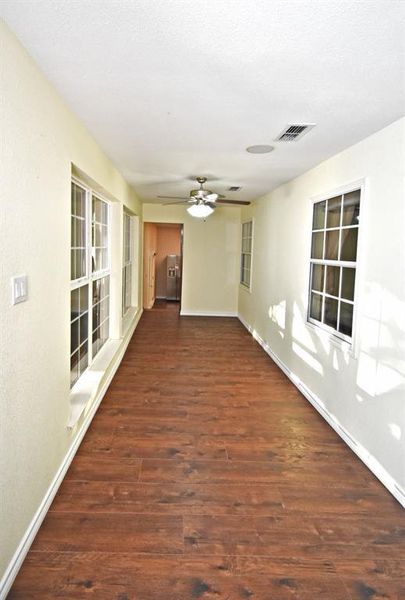 Spacious, unfurnished interior of a new home in , Yantis (Image 11).