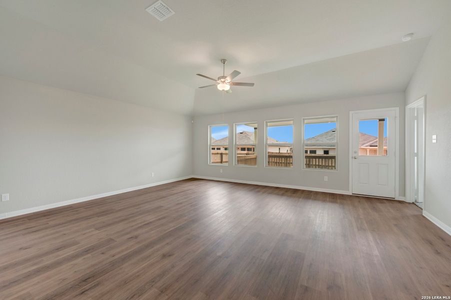 Spacious, unfurnished interior of a new home in Greenspoint Heights, Seguin (Image 45). Spacious, unfurnished interior of a new home in Greenspoint Heights, Seguin (Image 45).